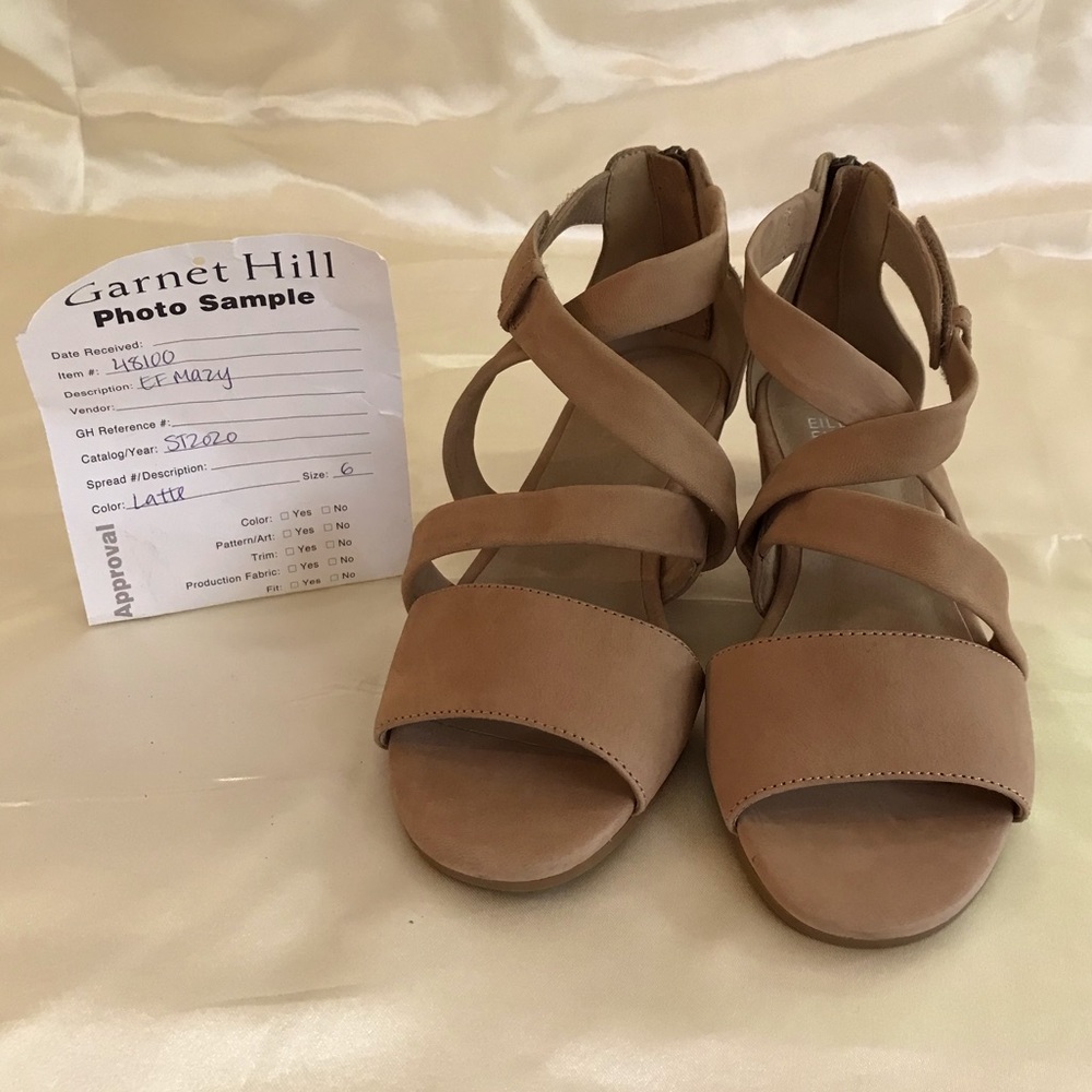 Eileen Fisher size 6 Mazy shoes in Latte